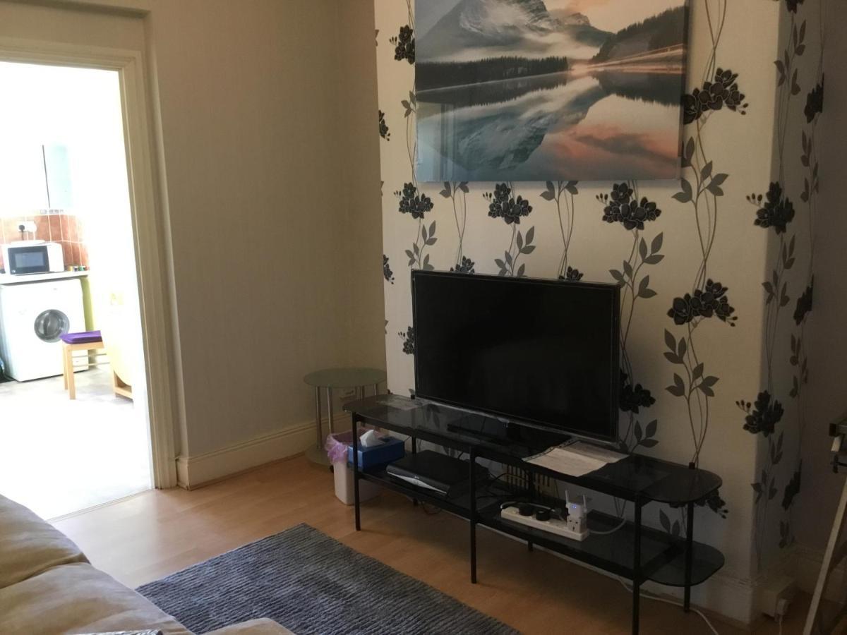Apartment With Shared Garden And Basic Equipments Plymouth Kültér fotó